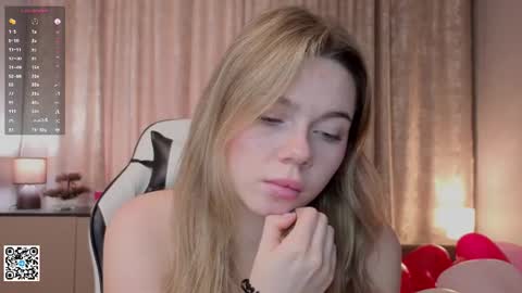 Emilia online show from June 14, 4:25 am
