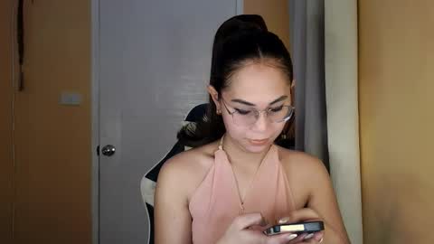 chelly4u69 online show from March 20, 2:16 am