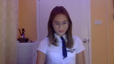 chelly4u69 online show from November 30, 4:52 am
