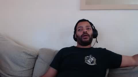 NewboyoncampusTheWeekndr online show from November 5, 11:56 am