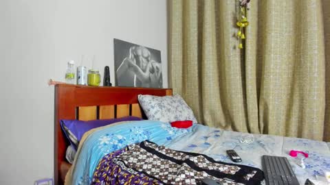 cherry_falls online show from December 3, 7:25 pm