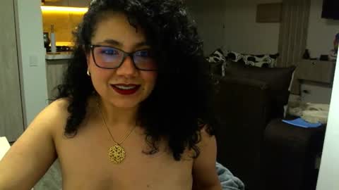 cherrylimodel online show from November 1, 3:39 am