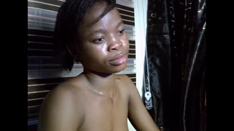 Snapshot of cherryxpussy chatting on March 10, 9:29 pm cherryxpussy online show from March 10, 9:29 pm