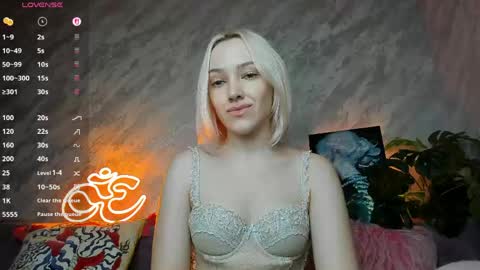 Cheryl online show from April 14, 11:19 pm