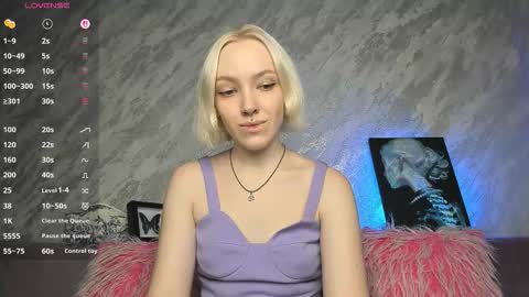 Cheryl online show from November 2, 10:10 pm