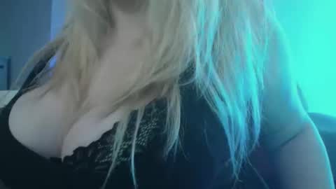 Snapshot of chestygabby98 chatting on October 31, 9:37 pm Gabby online show from October 31, 9:37 pm