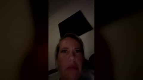 chickenlegs25 online show from May 17, 2:32 am