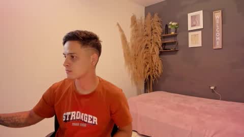 Snapshot of chicos_sexy chatting on September 23, 7:31 pm chicos_sexy online show from September 23, 7:31 pm