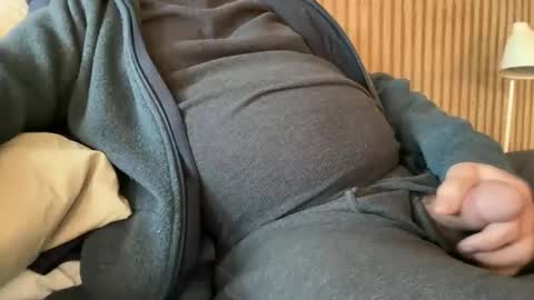 chiguy63v4 online show from January 18, 2:26 pm