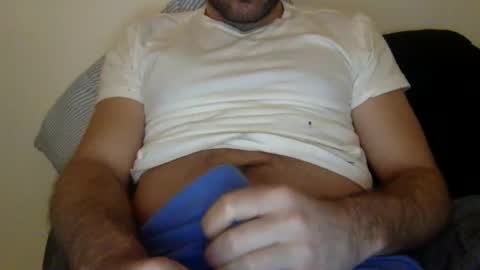 chillingonthebeach online show from February 4, 7:23 am