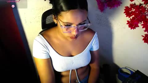 chleo_rosse online show from May 20, 1:17 pm