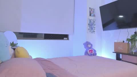 CHLOE online show from February 26, 7:34 am