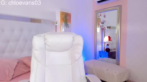 Chloe online show from December 17, 11:39 am