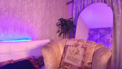 Chloe online show from June 15, 8:23 pm