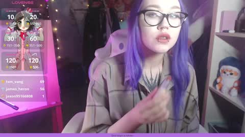 Snapshot of chloe_crystall_killer chatting on December 16, 1:32 pm chloe_crystall_killer online show from December 16, 1:32 pm