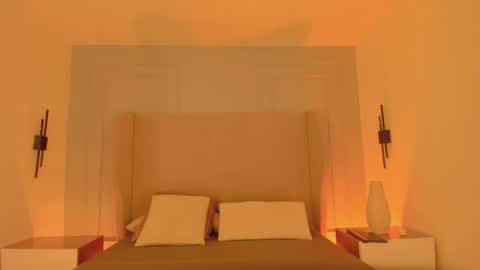 Chloe online show from April 6, 11:55 am