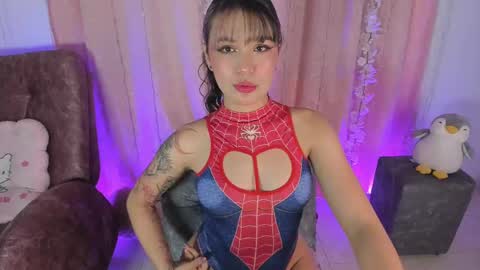 Snapshot of chloe_evans12 chatting on October 19, 3:00 am Chloe  online show from October 19, 3:00 am