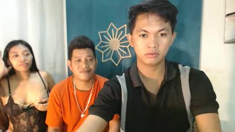 chloe and harlot online show from December 15, 5:25 am