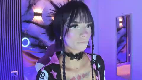 chloe_jacksonn online show from June 22, 6:59 pm