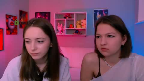 chloe_ley online show from June 4, 9:15 am