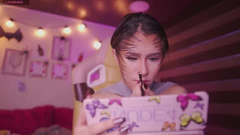 CLOE  online show from October 28, 10:44 pm