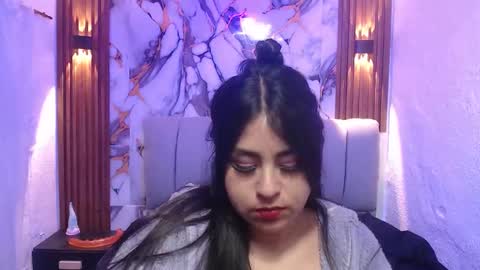 chloe_smith5 online show from January 7, 6:35 pm