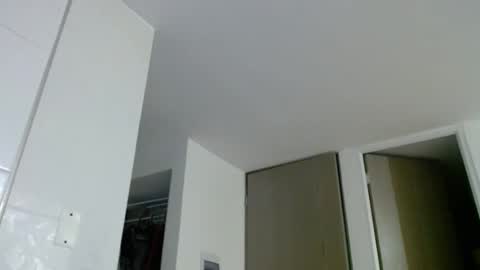 cloes  online show from October 29, 5:20 am