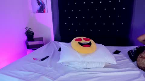 chloe_sterling online show from April 28, 2:27 am
