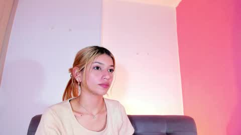 Snapshot of chloe_sweet7 chatting on September 25, 3:24 am Chloe Miller  online show from September 25, 3:24 am