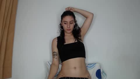 Snapshot of chloe_vahos chatting on September 25, 10:28 pm Chloe online show from September 25, 10:28 pm
