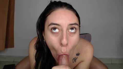 Snapshot of chloe_vahos chatting on October 10, 2:17 am Chloe online show from October 10, 2:17 am