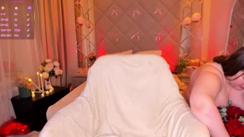 chloee white online show from March 9, 12:32 pm