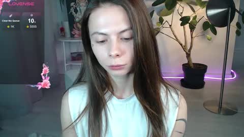 Chloe online show from December 18, 6:36 pm