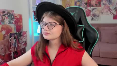 ChloeHalses online show from March 22, 5:17 pm