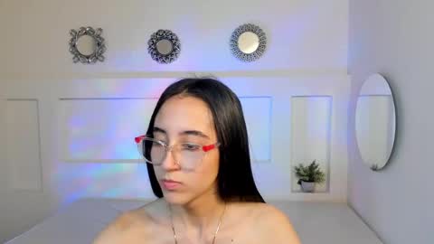 chloehil2 online show from March 5, 2:36 am