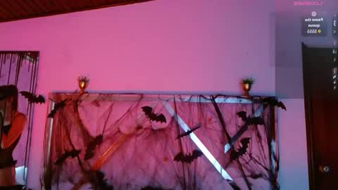 Chloe online show from October 31, 2:28 pm