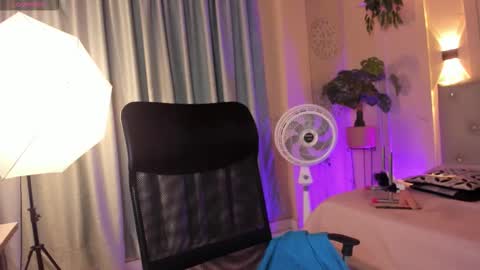 Chloe rosse online show from March 28, 1:18 am