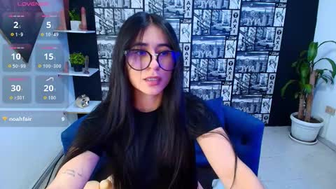 ChloeTurner  online show from November 11, 8:55 pm