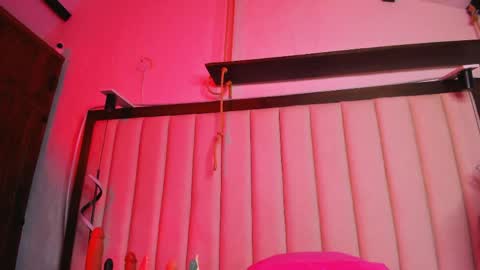 chlooe_zoe online show from April 18, 3:19 am