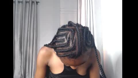 choco_petitqueen online show from March 5, 9:40 am