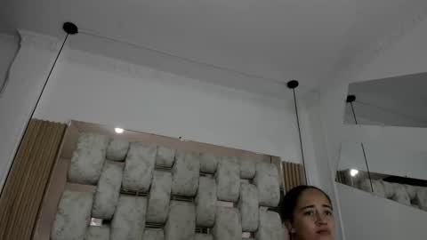 Snapshot of choeandbritany chatting on February 19, 11:14 pm ChoeANDbritany online show from February 19, 11:14 pm