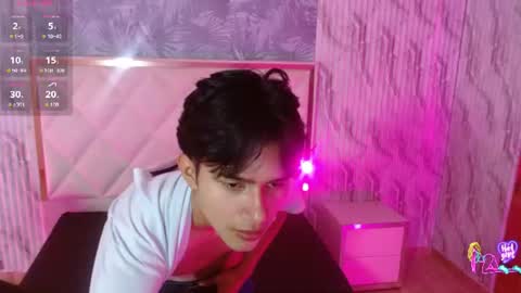 chos_tay online show from June 19, 11:38 am