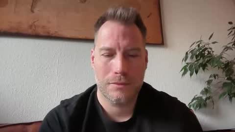 Snapshot of chris2024x chatting on October 8, 8:42 am Christian online show from October 8, 8:42 am