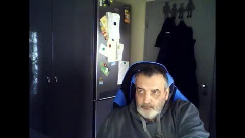 Chris online show from April 4, 9:27 am