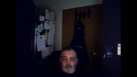 Snapshot of chris250268 chatting on December 5, 7:32 am Chris online show from December 5, 7:32 am