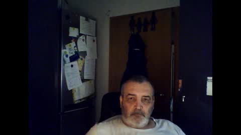 Snapshot of chris250268 chatting on December 7, 9:55 am Chris online show from December 7, 9:55 am