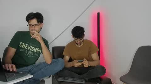 Im Chirs IM MODEL INDEPENDT online show from October 13, 2:35 am