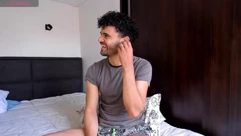 Im Chirs IM MODEL INDEPENDT online show from January 30, 4:13 pm