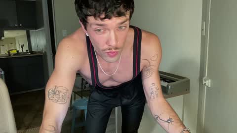 Snapshot of chriscool93 chatting on January 3, 7:38 am Content creator  artist online show from January 3, 7:38 am