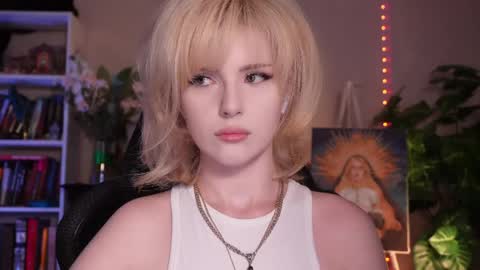 chriss_foxx online show from May 9, 3:51 pm